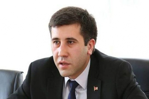 Ни один из учинивших зверства полицейских не только не задерживается, но даже никто не говорит и слова в их адрес…